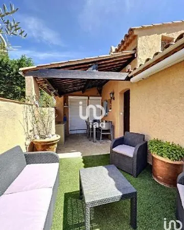 De Mazet Vue Et Piscine Partagee Daire Roquebrune-sur Argens