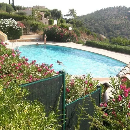 De Mazet Vue Et Piscine Partagee Roquebrune-sur Argens