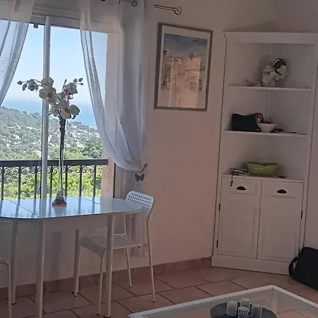 De Mazet Vue Et Piscine Partagee Apartmán *