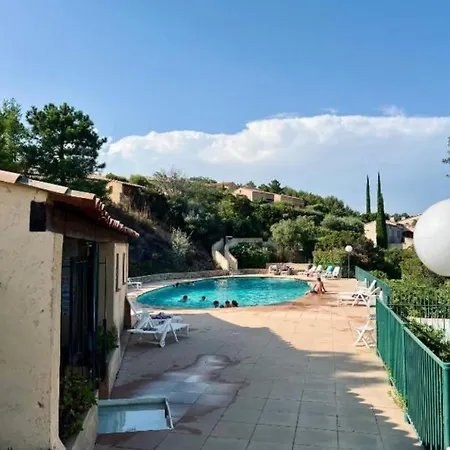 De Mazet Vue Et Piscine Partagee Roquebrune-sur Argens